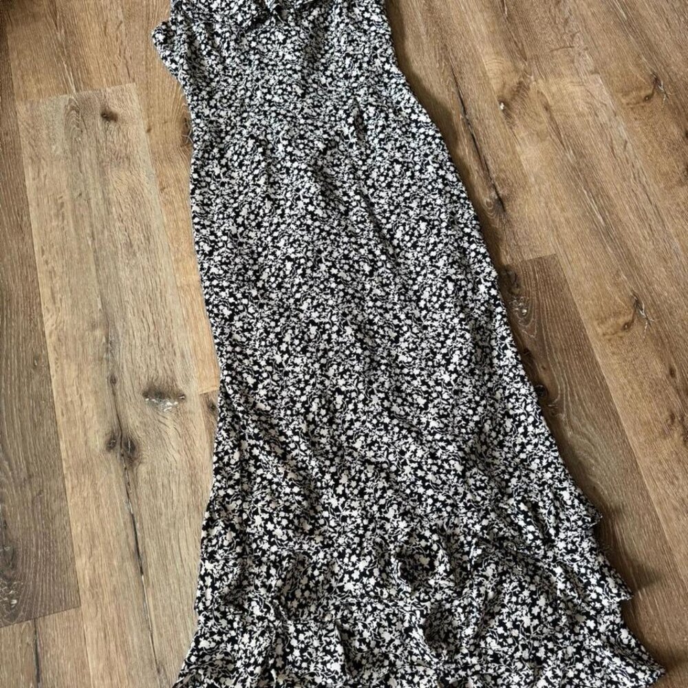 Urban‎ Outfitters UO Black & White Floral Ruffle Maxi Dress Size M - Picture 2 of 5